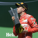Vettel bate Bottas e alcança 5ª vitória da temporada
