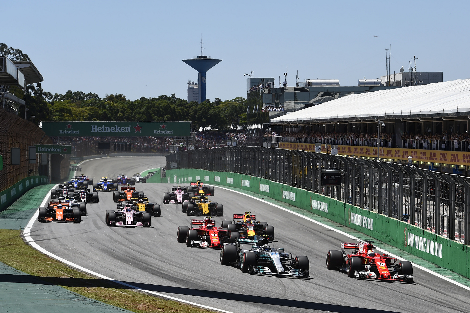 Vettel ultrapassou Bottas na partida do Grande Prémio do Brazil