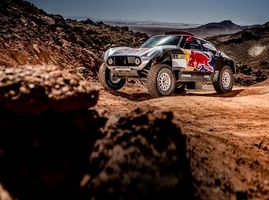 Mikko Hirvonen, Bryce Menzies e Yazeed Al-Rajhi vão estar encarregues da estreia do JCW Buggy no Dakar
