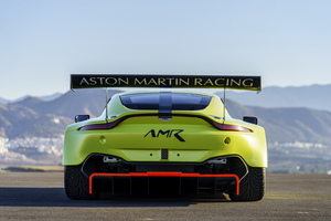 O Vantage GTE foi lançado em simultâneo com a nova geração do Aston Martin Vantage