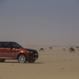 Range Rover Sport atravessa o deserto Rub' al-Khali