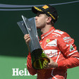 Vettel bate Bottas e alcança 5ª vitória da temporada