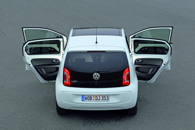 Volkswagen up! 1.0 white up! four-door Volkswagen up! 1.0 white up! four-door