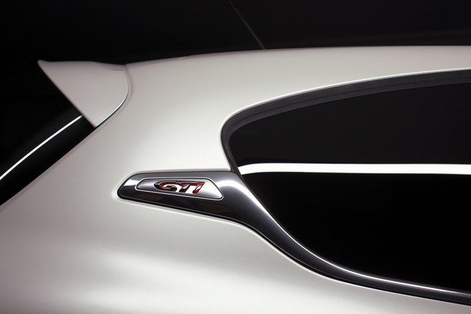 Der 208 GTi kommt 2013 Der 208 GTi kommt 2013