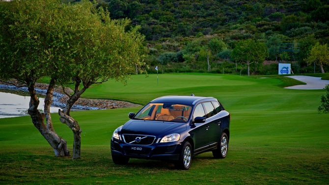 Volvo XC60 D4 AWD Momentum Volvo XC60 D4 AWD Momentum