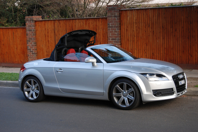 Audi TT Roadster 2.0 TFSI Automatic Audi TT Roadster 2.0 TFSI Automatic
