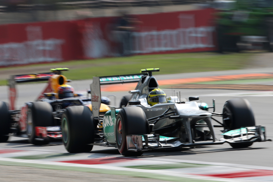 A Mercedes tem de alcan&ccedil;ar melhorias substanciais em rela&ccedil;&atilde;o &agrave; &uacute;ltima temporada, Hamilton &eacute; a grande esperan&ccedil;a