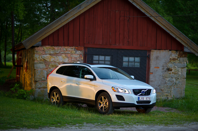 Volvo XC60 D4 AWD Summum Geartronic Volvo XC60 D4 AWD Summum Geartronic