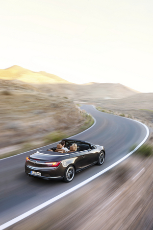 Neuer Opel Cascada: Mittelklasse-Cabrio auf Basis des Astra Neuer Opel Cascada: Mittelklasse-Cabrio auf Basis des Astra