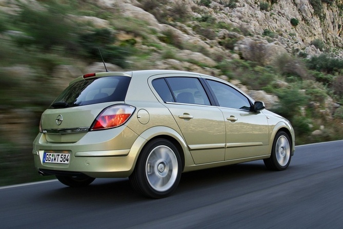 Opel Astra 1.7 CDTI ECOTEC Opel Astra 1.7 CDTI ECOTEC