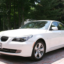 BMW 535xi Automatic (US)