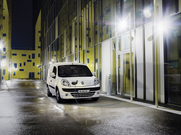 Der Renault Kangoo Z.E. verkaufte bereits 445 Einheiten in 2012. Der Renault Kangoo Z.E. verkaufte bereits 445 Einheiten in 2012.