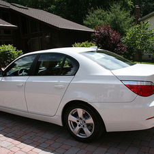 BMW 535xi Automatic (US)
