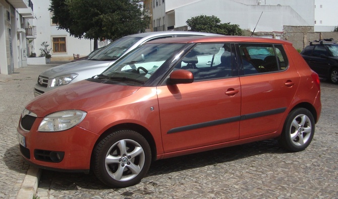 Vendo Skoda Fabia Elegance Laranja 5.380,00€ Vendo Skoda Fabia Elegance Laranja 5.380,00€