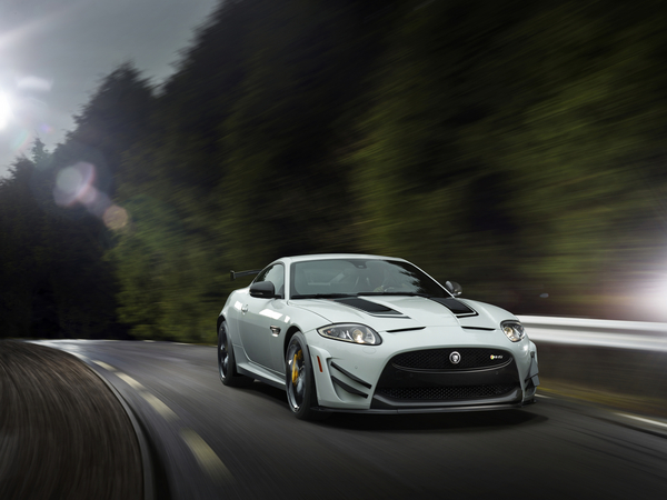 O XKR-S GT apresentado em Nova Iorque servirá de inspiração para futuras versões limitadas O XKR-S GT apresentado em Nova Iorque servirá de inspiração para futuras versões limitadas