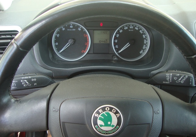 Vendo Skoda Fabia Elegance Laranja 5.380,00€ Vendo Skoda Fabia Elegance Laranja 5.380,00€