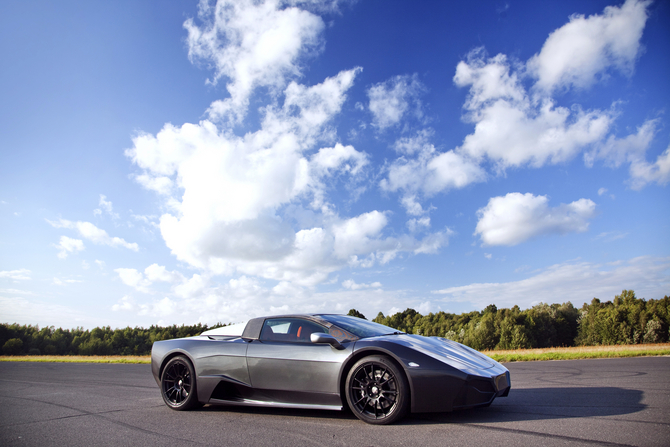 Polish Arrinera Supercar Polish Arrinera Supercar
