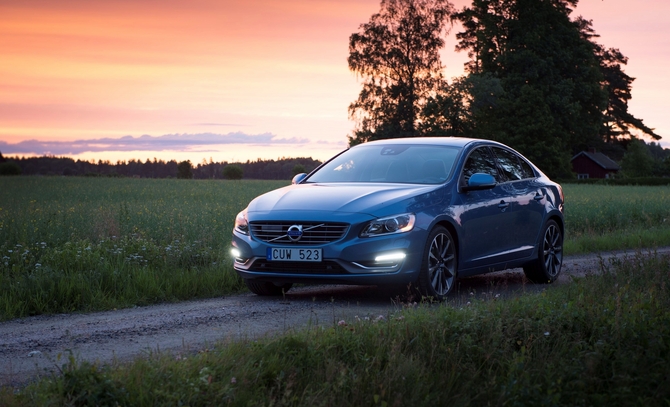 Volvo S60 D4 Summum S/S Powershift Volvo S60 D4 Summum S/S Powershift