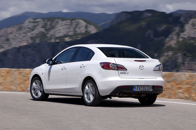 Mazda 3 CS MZ-CD 1.6 Exclusive Mazda 3 CS MZ-CD 1.6 Exclusive