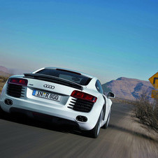 Audi R8 4.2 Coupe quattro with Auto R tronic