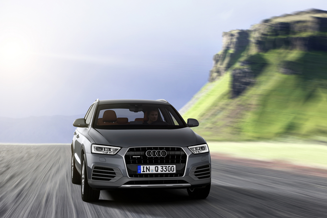 Audi Q3 2.0 TDI S tronic quattro Sport Audi Q3 2.0 TDI S tronic quattro Sport