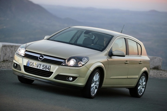 Opel Astra Enjoy 1.9 CDTi Opel Astra Enjoy 1.9 CDTi
