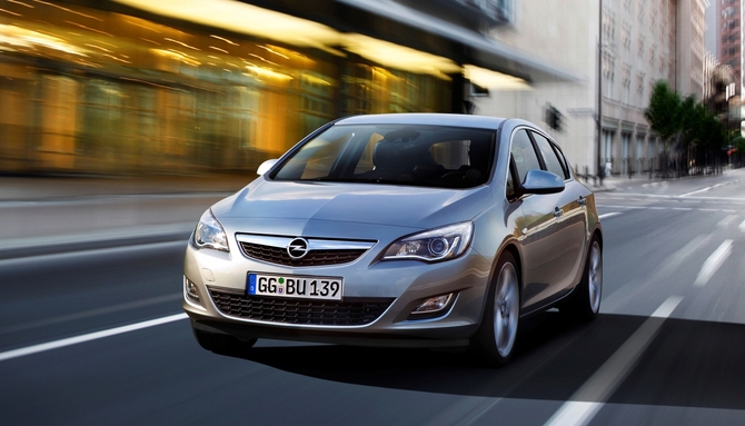 Opel Astra 1.3 CDTI DPF 90cv Enjoy Easytronic Opel Astra 1.3 CDTI DPF 90cv Enjoy Easytronic