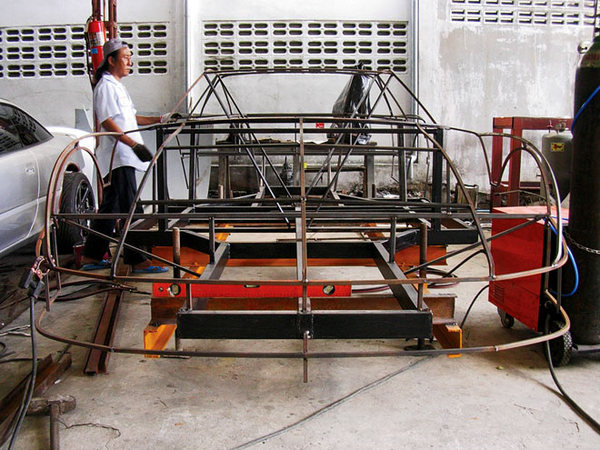 Counterfeit Car Maker Cranks Out Porsches and Fauxraris Counterfeit Car Maker Cranks Out Porsches and Fauxraris