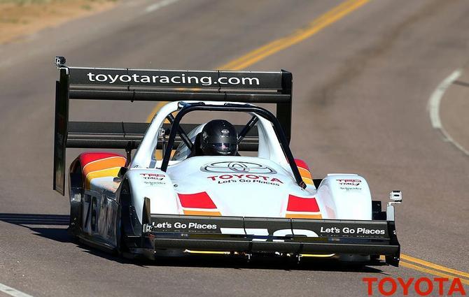 O Toyota P002 deveria ter estabelecido um novo recorde de um carro elétrico em Pikes Peak mas a chuva impediu-o O Toyota P002 deveria ter estabelecido um novo recorde de um carro elétrico em Pikes Peak mas a chuva impediu-o