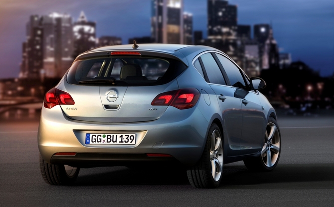 Opel Astra 1.3 CDTI DPF 90cv Enjoy Easytronic Opel Astra 1.3 CDTI DPF 90cv Enjoy Easytronic