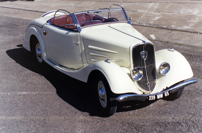 80 Jahre Peugeot Coupé-Cabriolets 80 Jahre Peugeot Coupé-Cabriolets