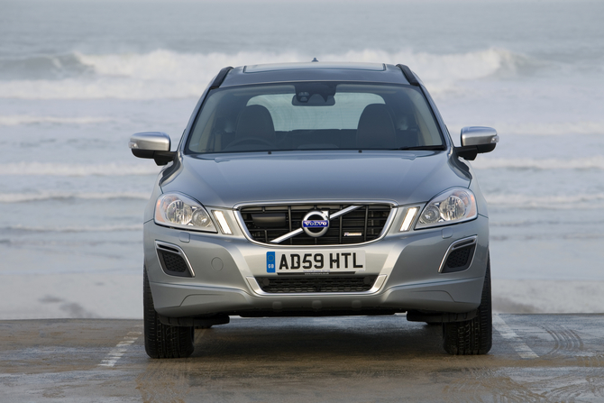 Volvo XC60 D4 AWD R-Design Volvo XC60 D4 AWD R-Design