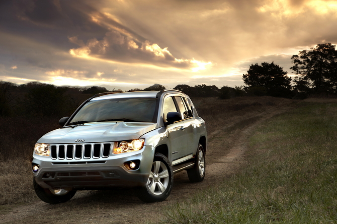 Jeep Compass 2.4 Latitude 4x2 CVT Jeep Compass 2.4 Latitude 4x2 CVT