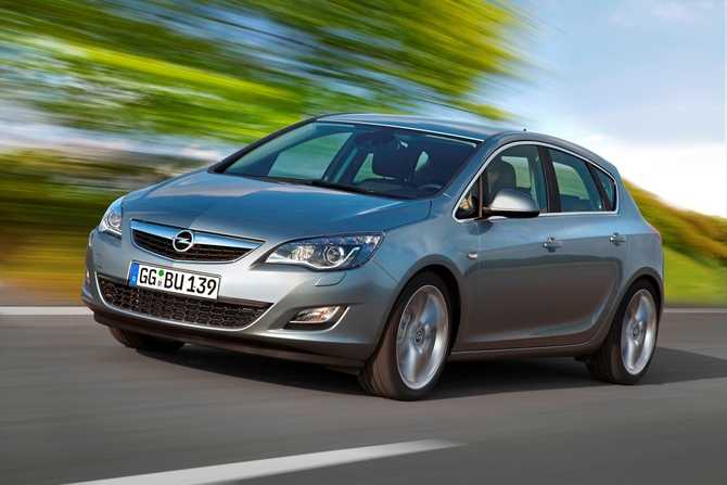 Opel Astra 1.7 CDTI DPF 125cv Sport Opel Astra 1.7 CDTI DPF 125cv Sport