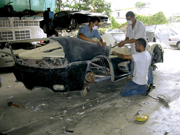 Counterfeit Car Maker Cranks Out Porsches and Fauxraris Counterfeit Car Maker Cranks Out Porsches and Fauxraris