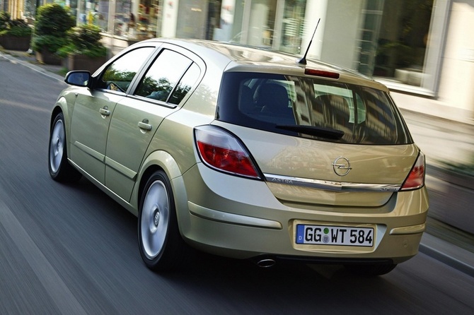 Opel Astra Enjoy 1.9 CDTi Opel Astra Enjoy 1.9 CDTi
