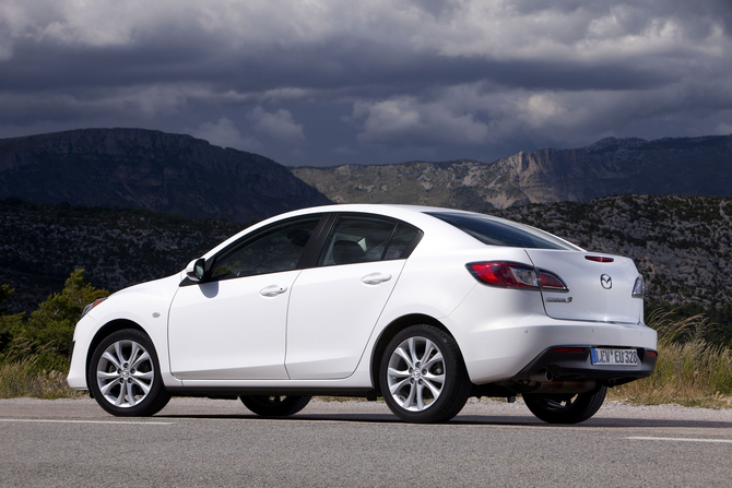 Mazda 3 CS MZ-CD 1.6 Comfort Mazda 3 CS MZ-CD 1.6 Comfort