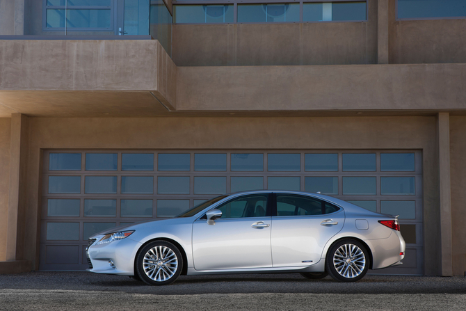 Next Generation Lexus ES Offered as Hybrid with Brand New Styling Next Generation Lexus ES Offered as Hybrid with Brand New Styling
