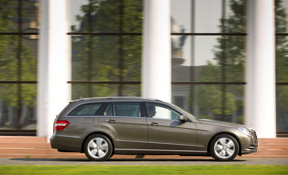 Mercedes-Benz E 250 BlueEfficiency T-Modell Elegance 7G-Tronic Mercedes-Benz E 250 BlueEfficiency T-Modell Elegance 7G-Tronic