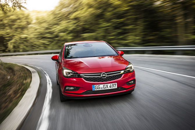 Opel Astra 1.6 CDTI Dynamic Opel Astra 1.6 CDTI Dynamic