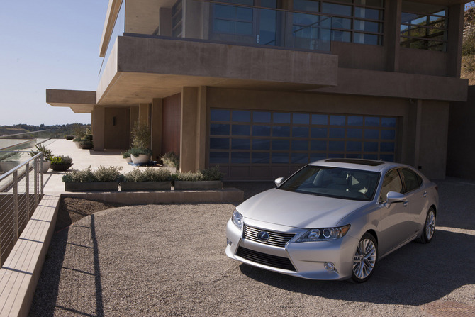 Next Generation Lexus ES Offered as Hybrid with Brand New Styling Next Generation Lexus ES Offered as Hybrid with Brand New Styling