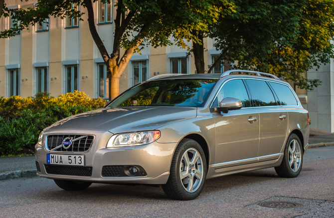 Volvo V70 D4 Momentum Volvo V70 D4 Momentum