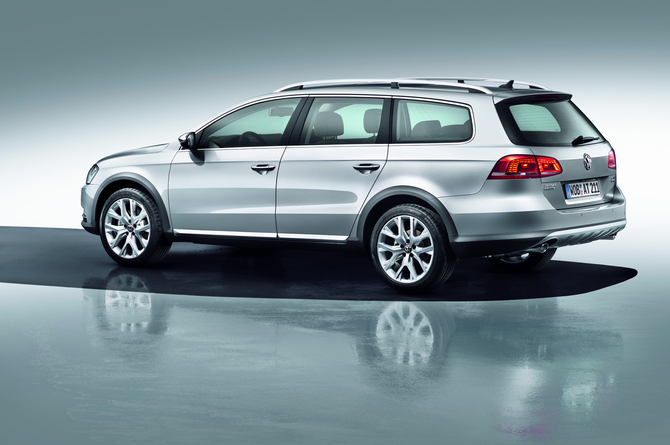 Volkswagen Reveals Passat Alltrak that Lifts Passat Wagon Volkswagen Reveals Passat Alltrak that Lifts Passat Wagon