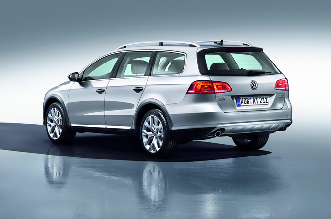 Volkswagen Reveals Passat Alltrak that Lifts Passat Wagon Volkswagen Reveals Passat Alltrak that Lifts Passat Wagon