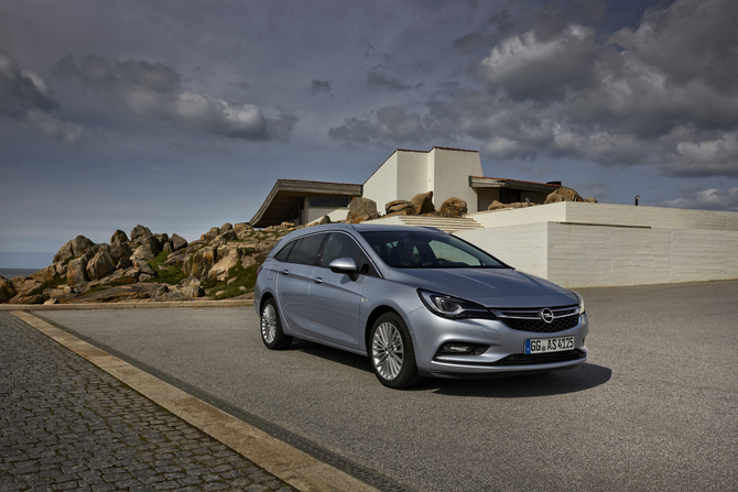 Opel Astra Sports Tourer 1.0 Turbo Innovation Opel Astra Sports Tourer 1.0 Turbo Innovation