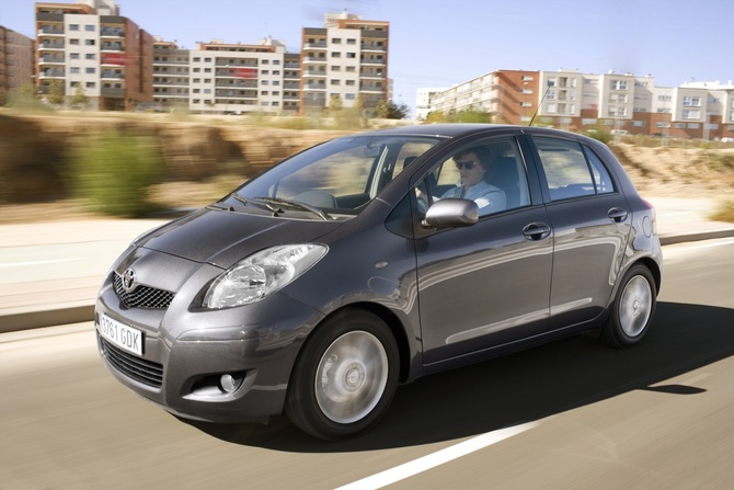 Toyota Yaris 1.33 VVT-i Sol High Pack (09) Toyota Yaris 1.33 VVT-i Sol High Pack (09)