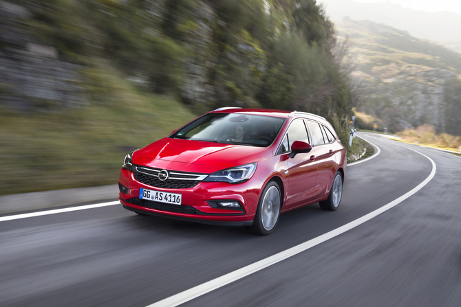 Opel Astra Sports Tourer 1.4 Turbo Innovation Opel Astra Sports Tourer 1.4 Turbo Innovation