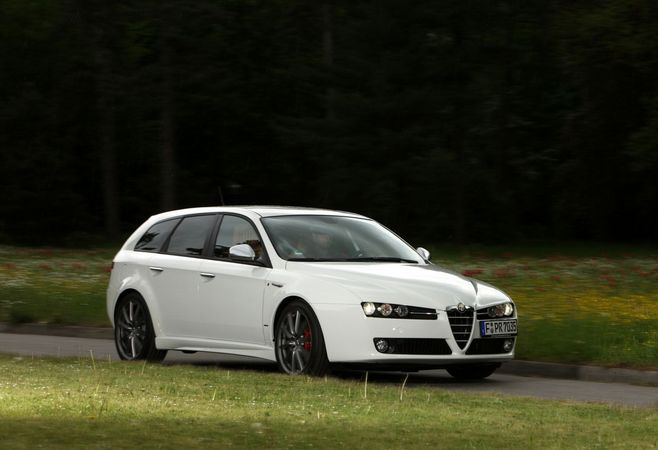Alfa Romeo 159 Sportwagon 2.0 JTDm 136 TI Alfa Romeo 159 Sportwagon 2.0 JTDm 136 TI