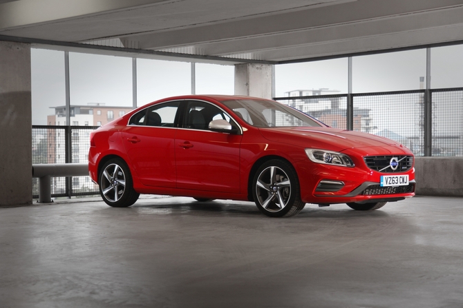 Volvo S60 D4 R-Design Summum Powershift Volvo S60 D4 R-Design Summum Powershift
