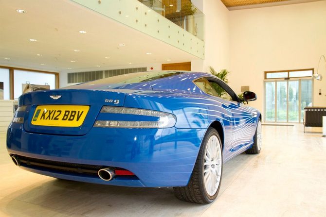 Aston Martin DB9 1M Aston Martin DB9 1M